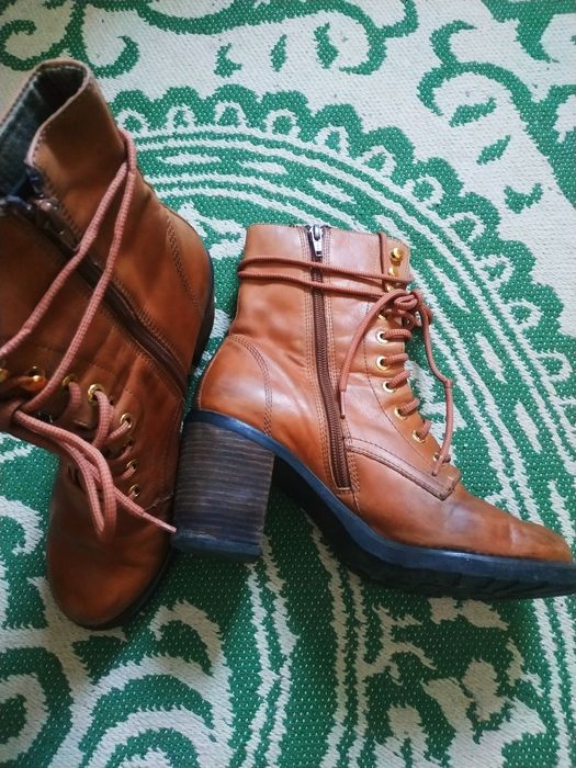 Продам женские кожаные ботильоны VAGABOND