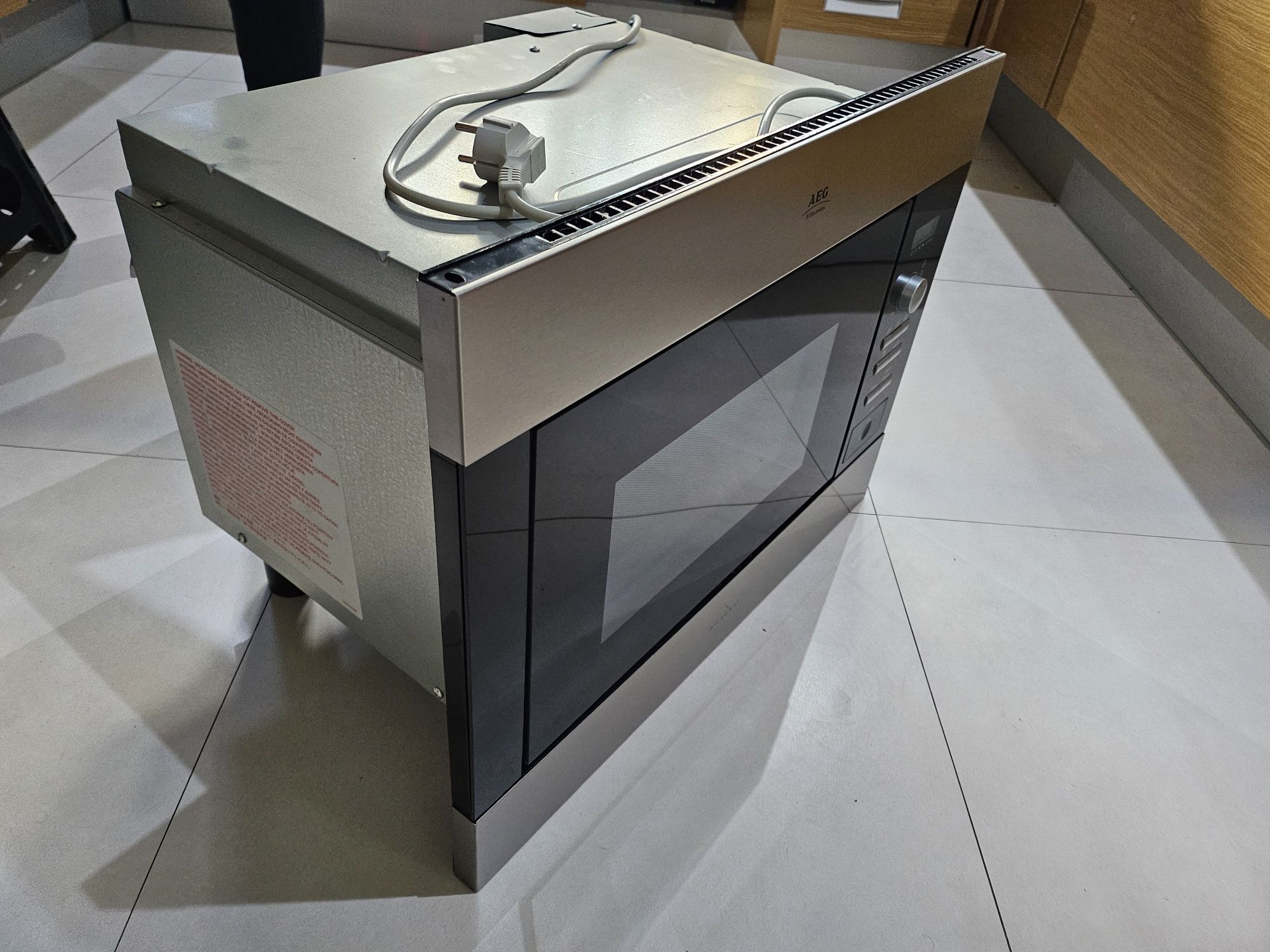 Microondas AEG Micromat MC2660E para peças ou reparação