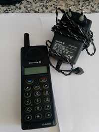 Telemóvel Ericsson antigo a funcionar
