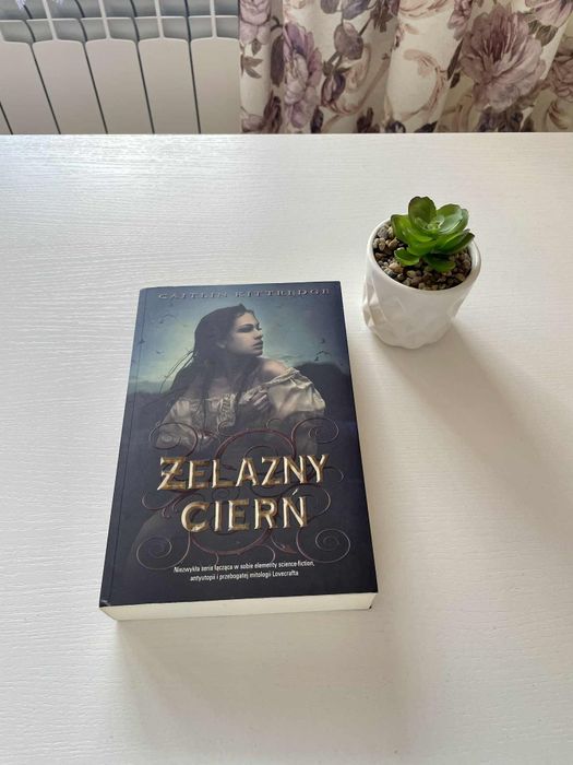 Książka "Żelazny cierń"