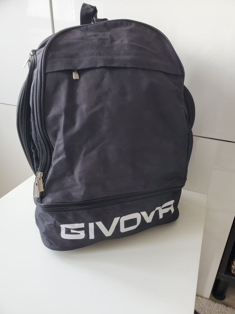 Plecak sportowy Givova 43x35x23 Nowa