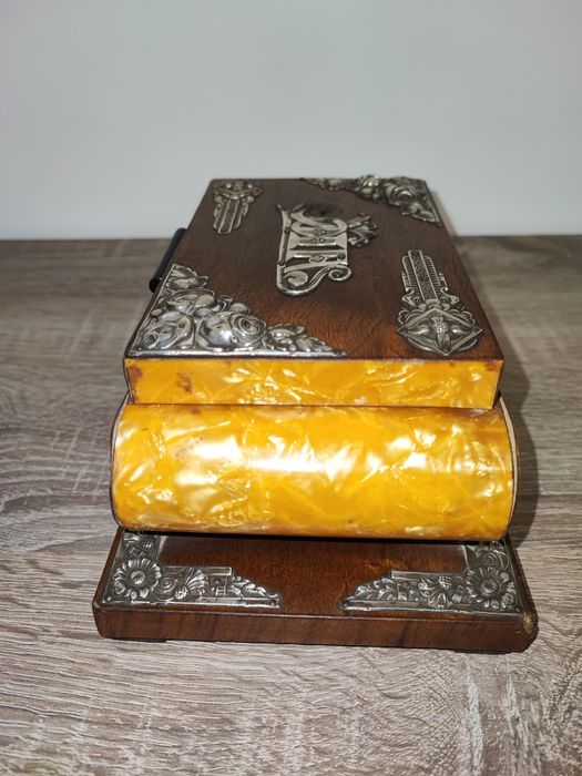 Caixa para jóias com vários detalhes em Prata