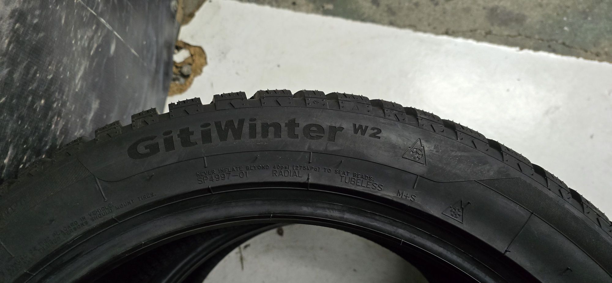 E23 2 x 245/45r18 Giti Winter W2 100V XL opony zimowe nowe