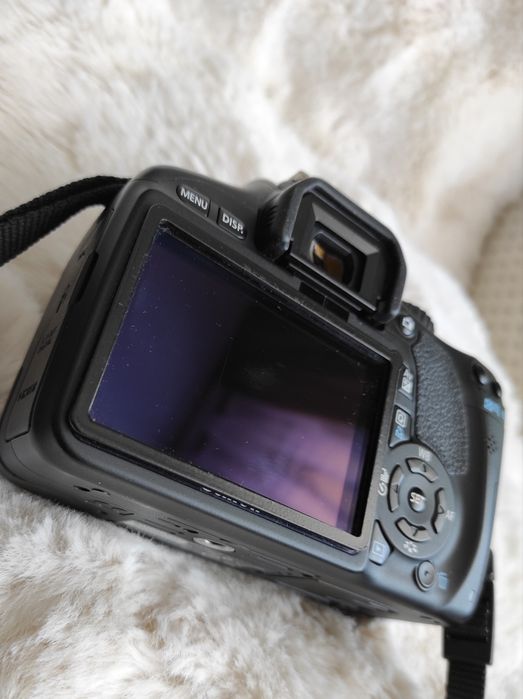 Lustrzanka cyfrowa Canon EOS 550D tylko 5,2 tys. zdjęć