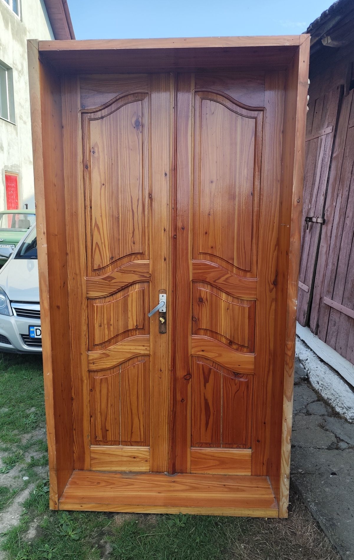 Двері вхідні з модрини