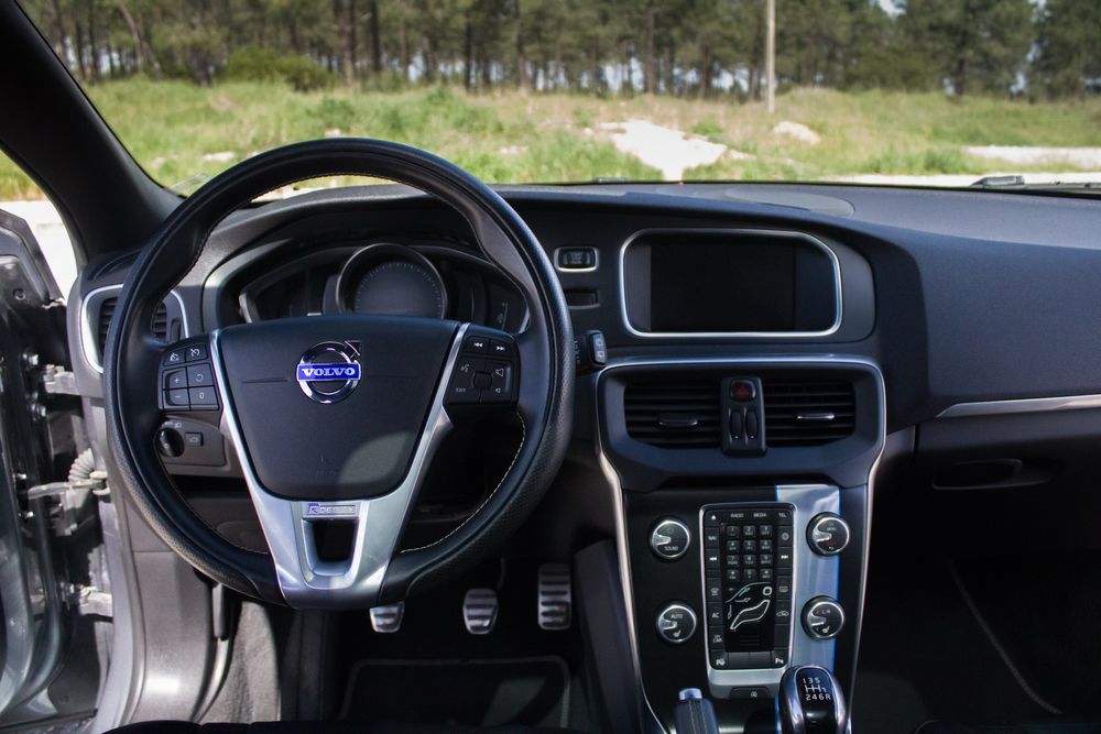 Volvo V40 D4 R-Design