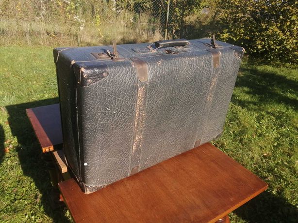 Stara, przedwojenna walizka