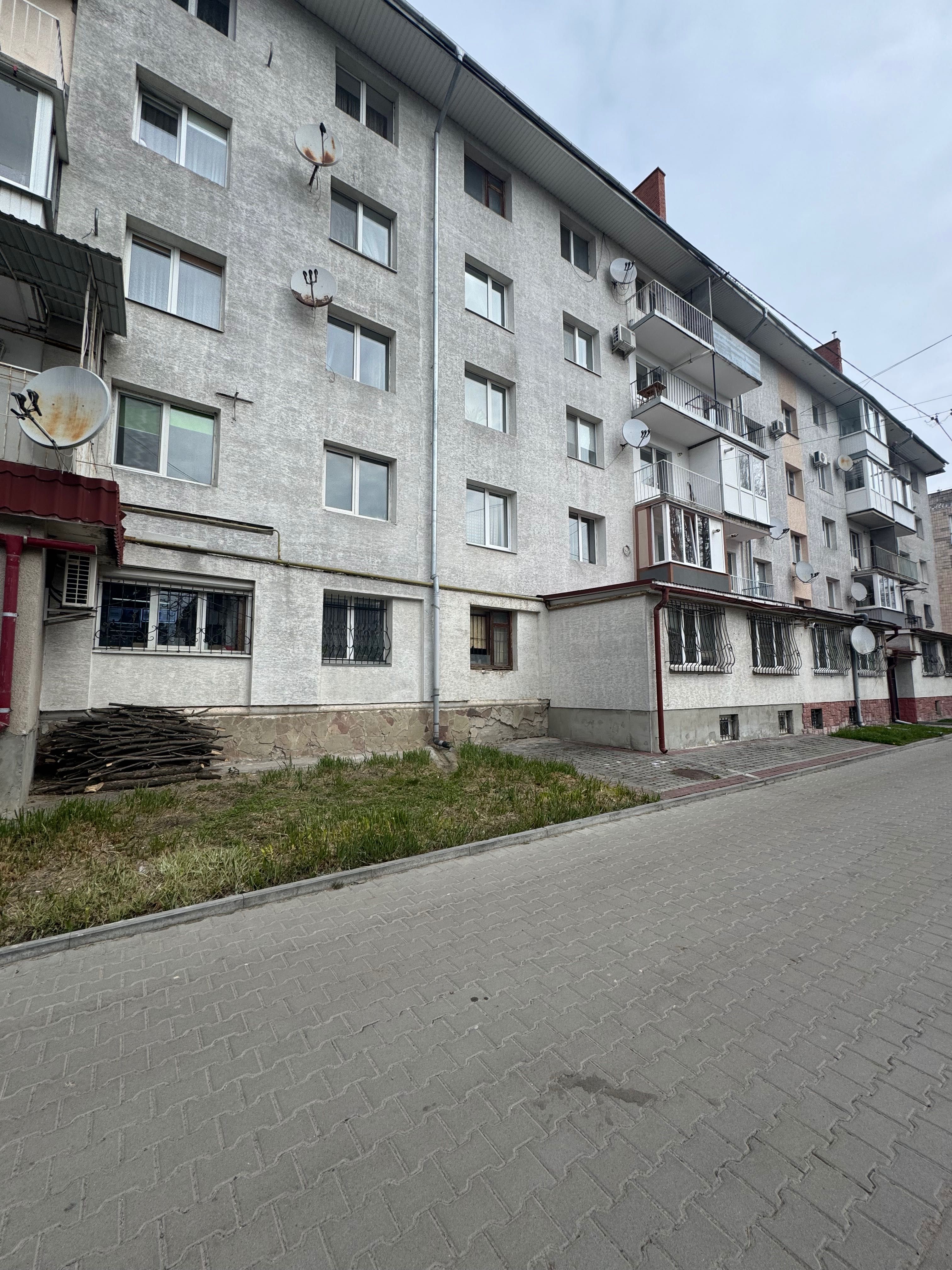 Продаж квартири 4 кімнатна квартира