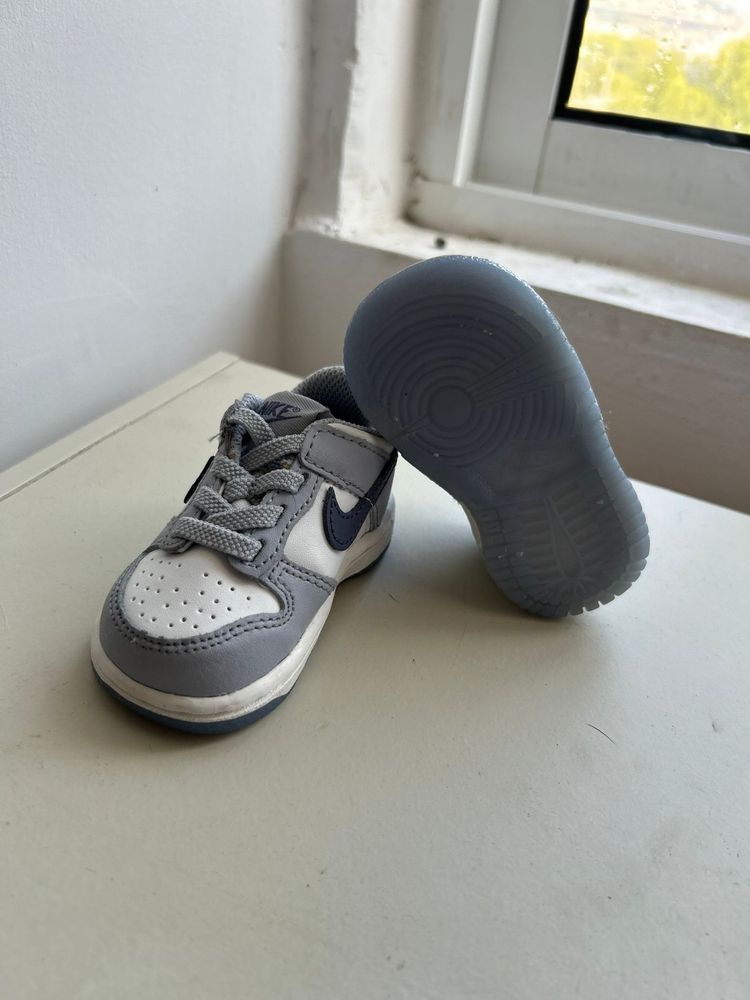 Vendo nike dunk cinzentas novas