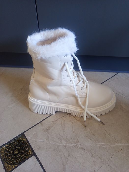 Взуття жіноче зимове 25.5см