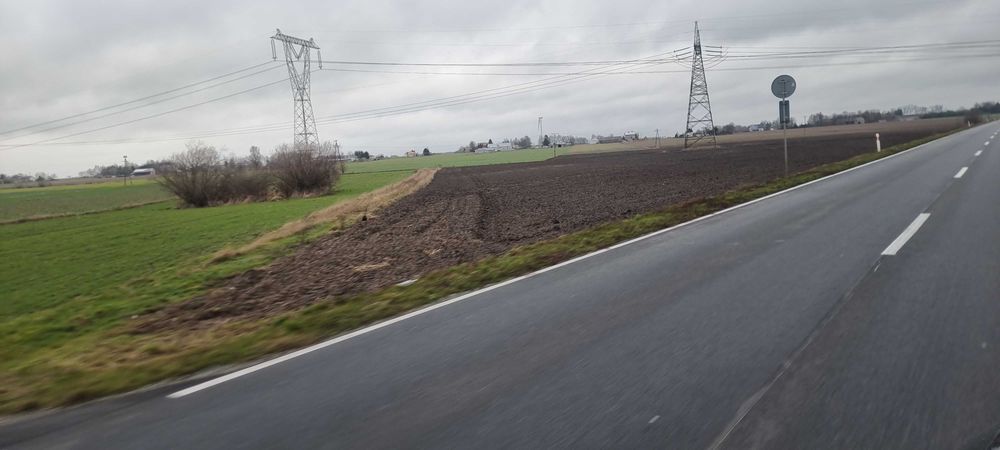 Sprzedam działkę rolno - inwestycyjną