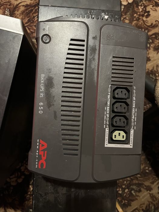 ДБЖ APC Back-UPS RS 650VA (BR650CI-RS) в ідеальному робочому стані