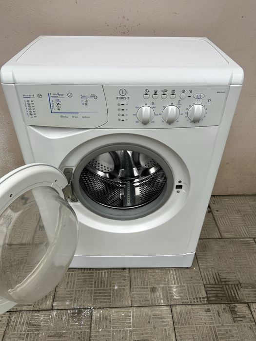 Стиральная машина Indesit на 5 кг.WISL105X.Гарантия!