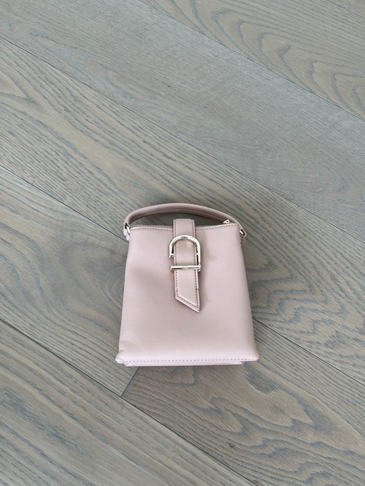 Malinha DKNY cor nude