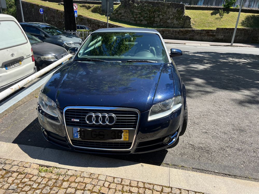 Audi A4 Cabrio cor azul