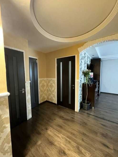 Продаж 2к квартири на вул. Квартальна буд.3 ,12 квартал. (постанови)