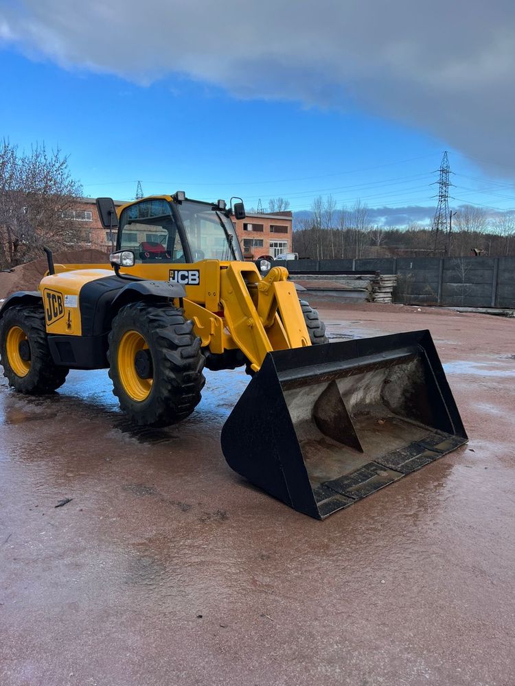 Продам jcb 541-70 2010agri