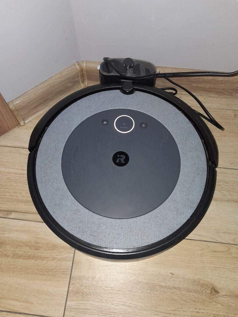 Robot sprzątający iRobot Roomba i3 70dB wifi aplikacja