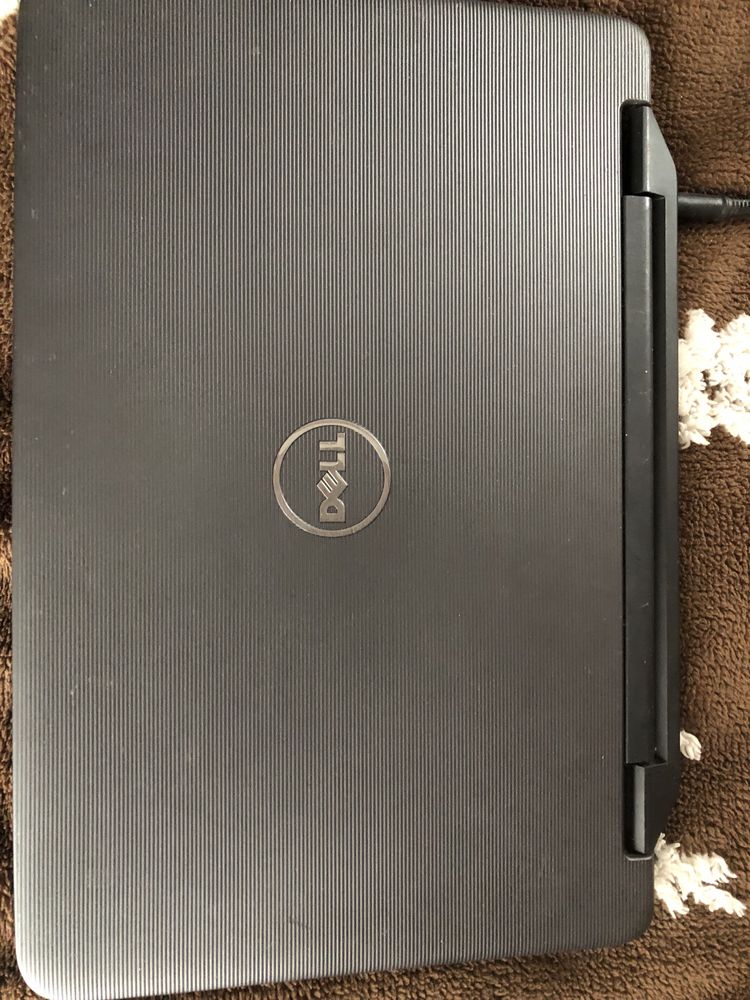 Dell vostro 1440 sprawny, brak baterii, oryginalna ładowarka