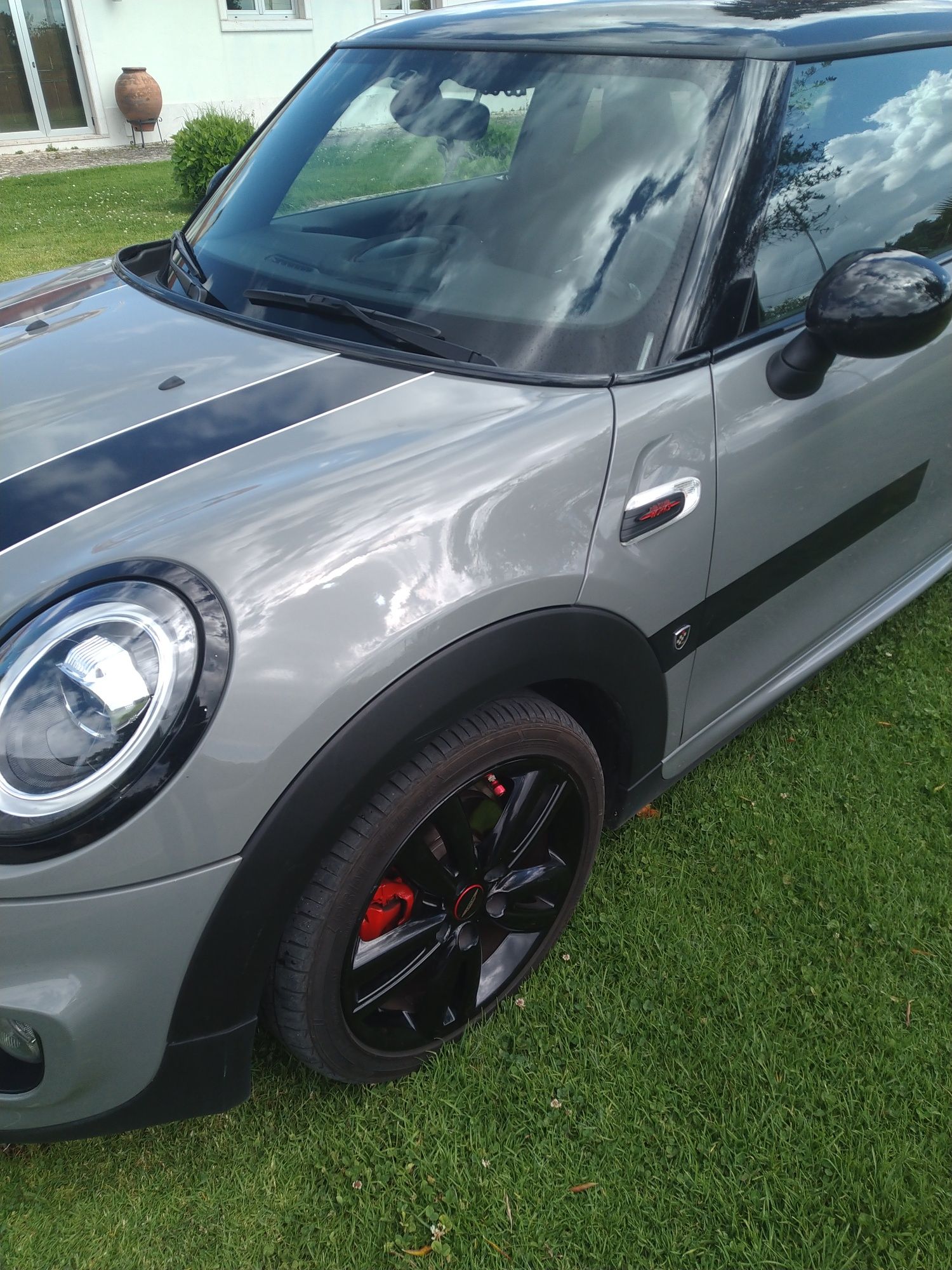 Mini Cooper D com kit JCW automático