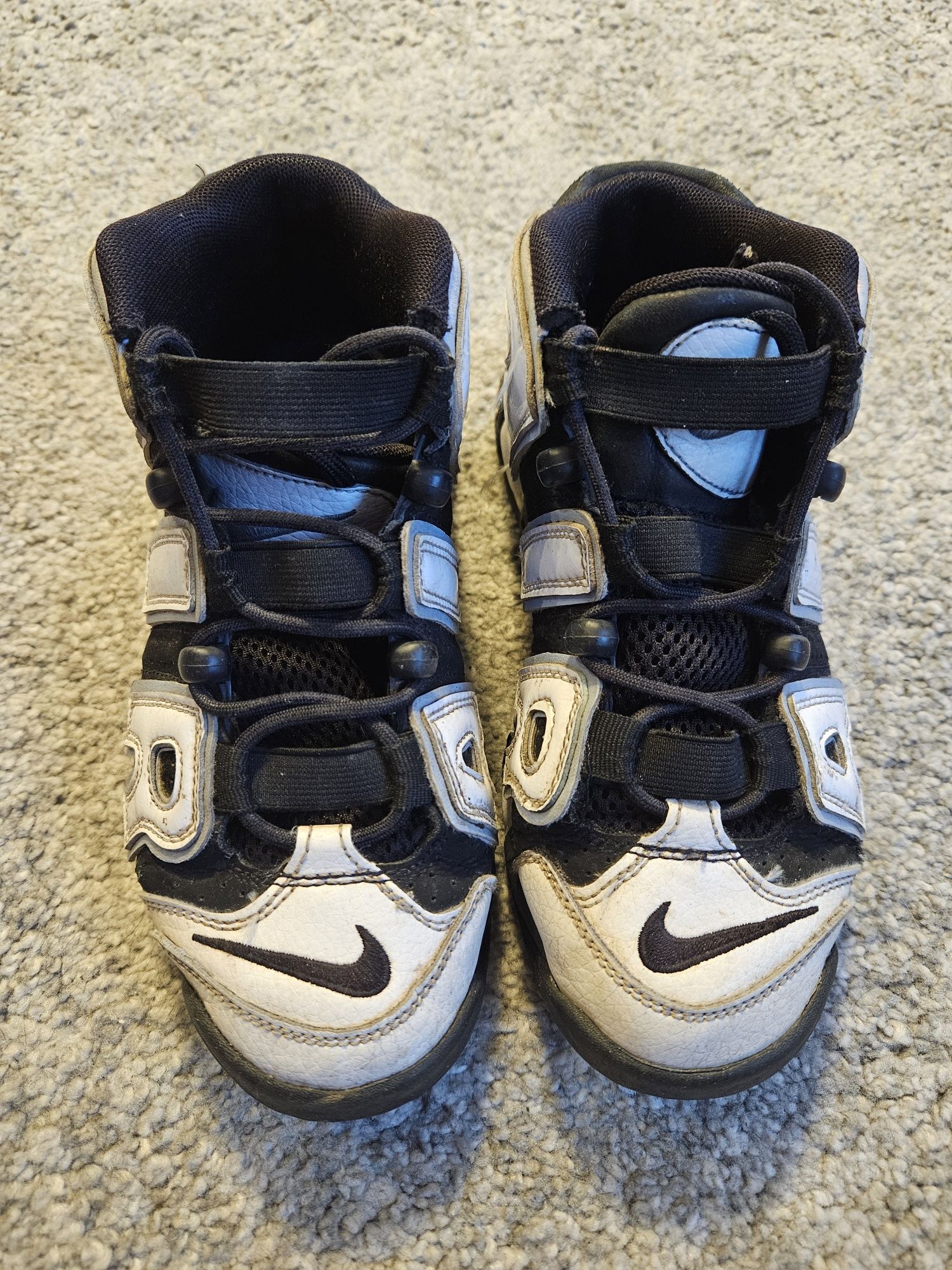 Buty Nike Air More uptempo rozm.35.5 (22,5 cm)