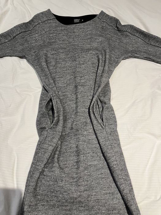 Sukienka Simple z kieszeniami