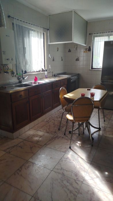 Aluga-se casa T1 em Eixo, Aveiro com despesas incluídas