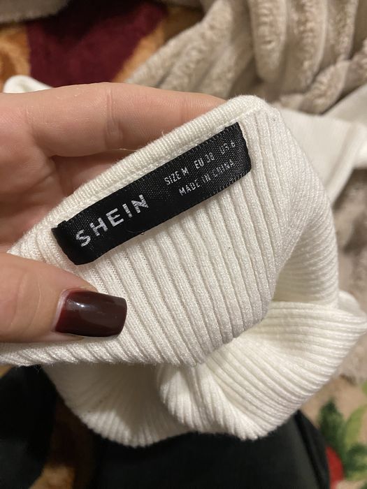 Жіноче плаття в рубчик