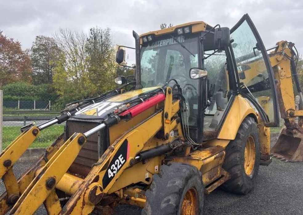 Retroescavadora Caterpillar 432E
