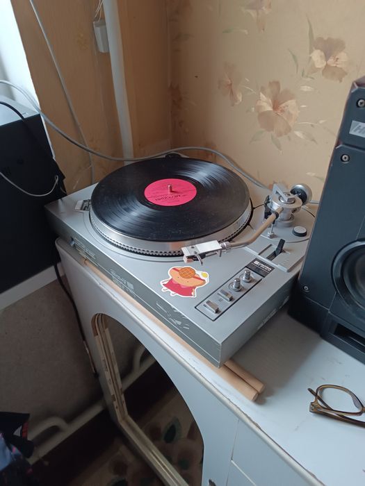 Вініловий програвач Артур 006