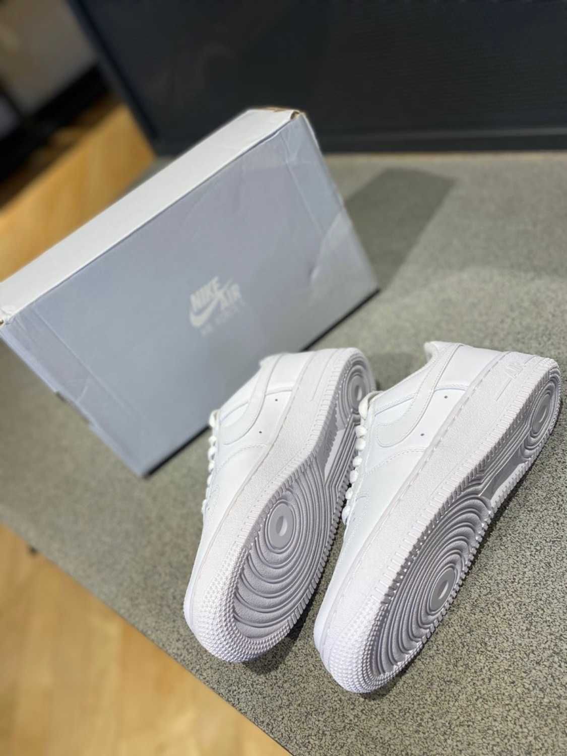 Nike Air Force 1 Low '07 White 40