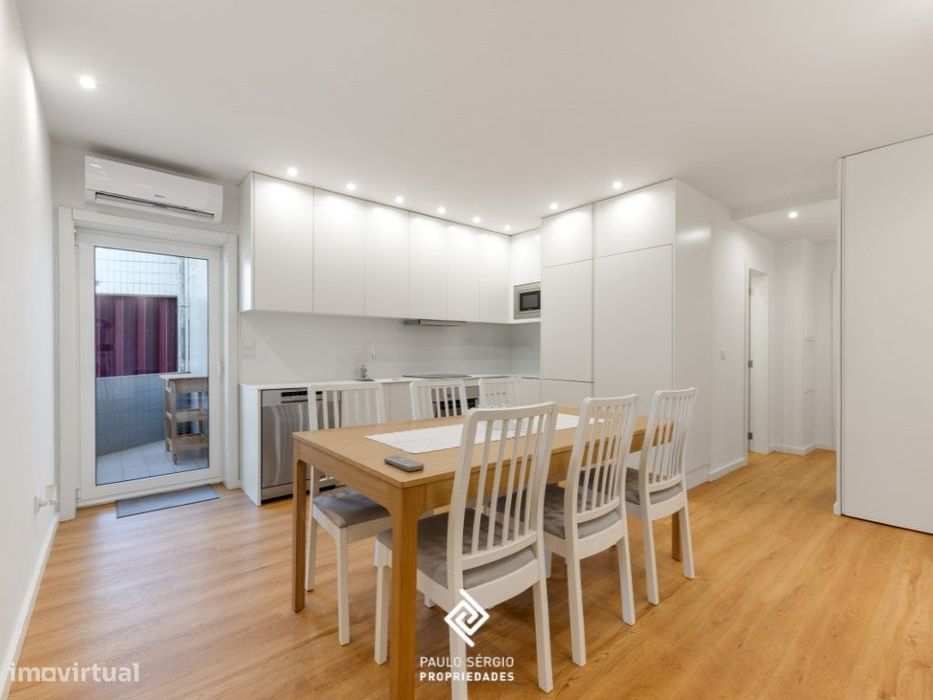 Arrenda-se T2 mobilado a 10min a pé da Estação de Comboio e Praia d...