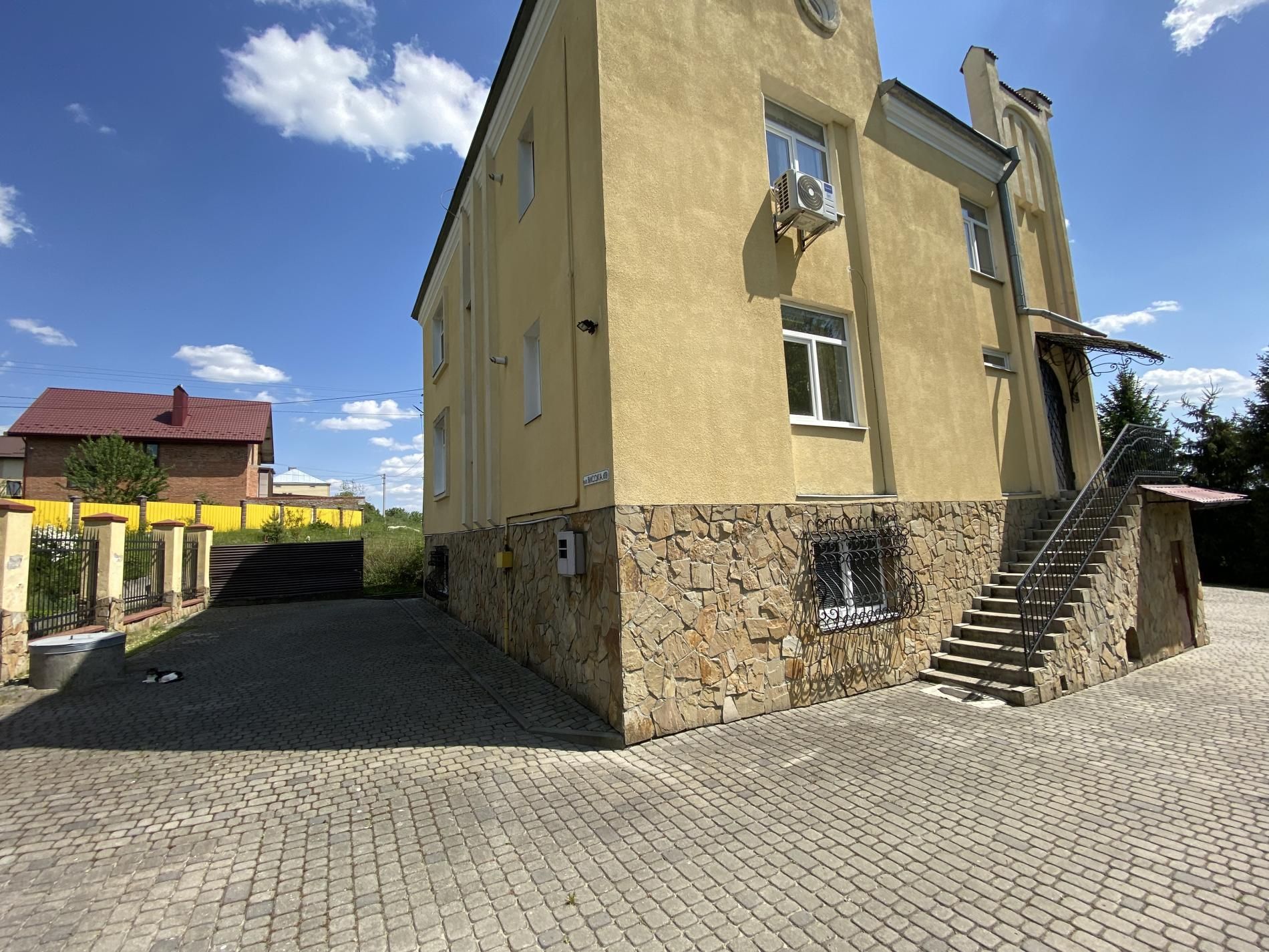 VIP-будинок для 2 сімей, 10 хв до Львова. Готовий до заселення