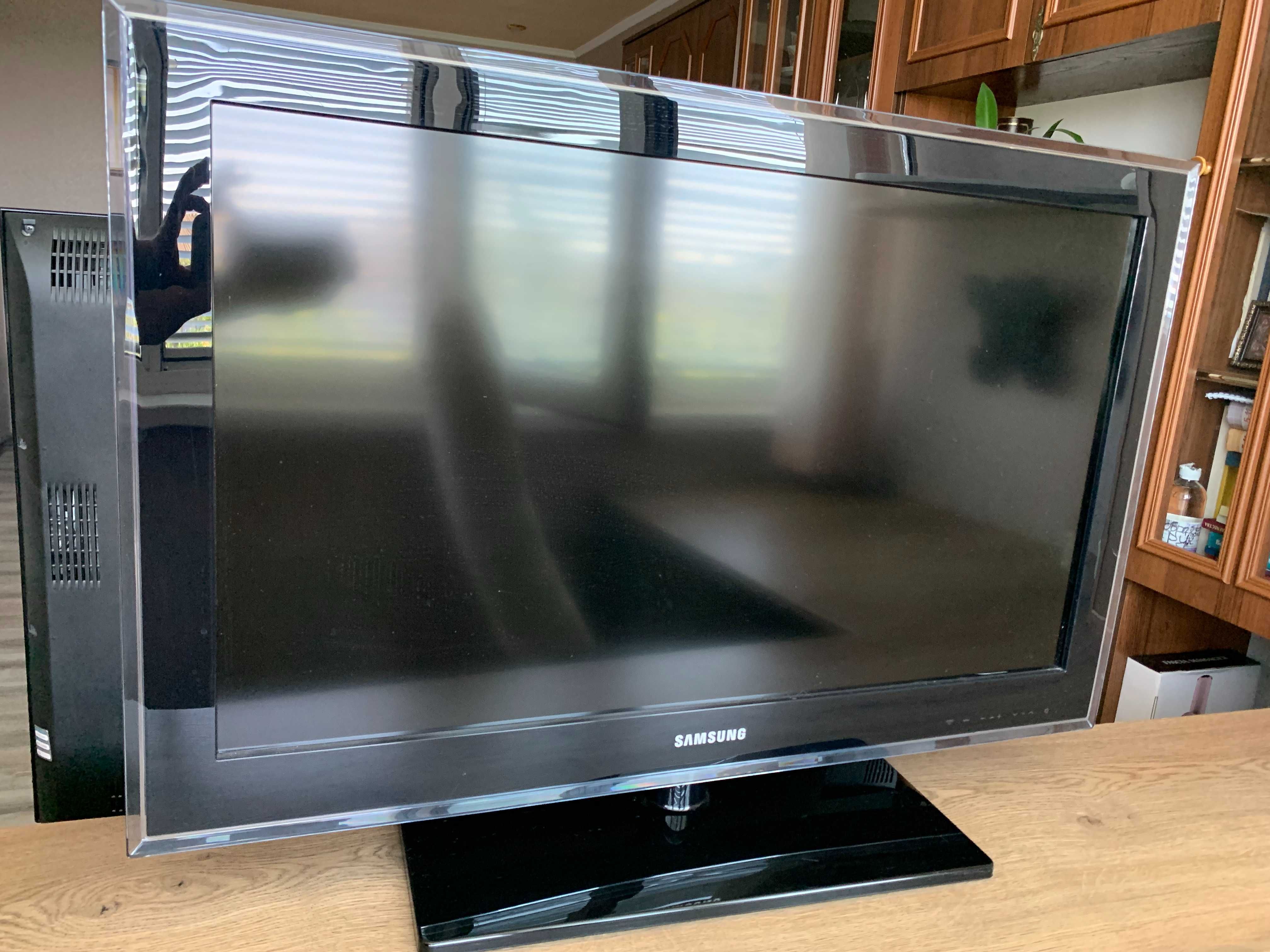 Телевізор SAMSUNG LE32D550K1WXUA