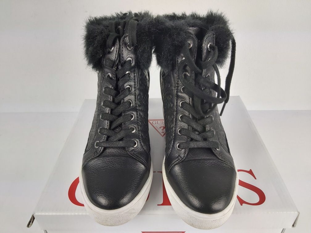 Botki koturna platforma GUESS sneakersy monogram 36