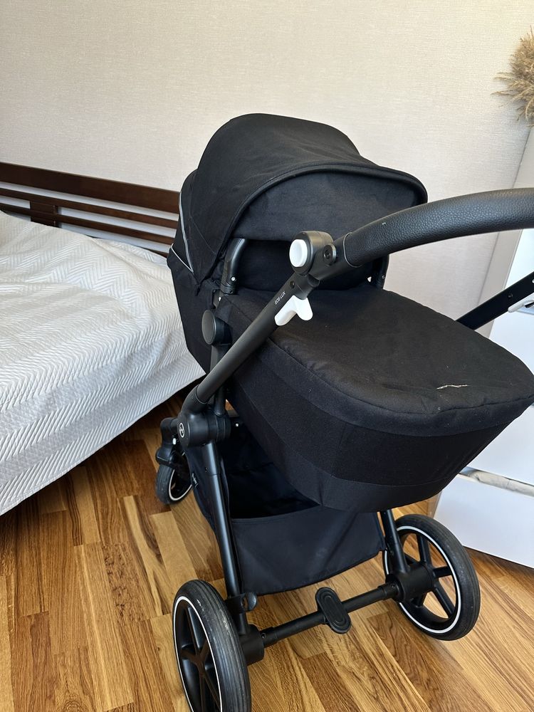 Коляска фірми Cybex