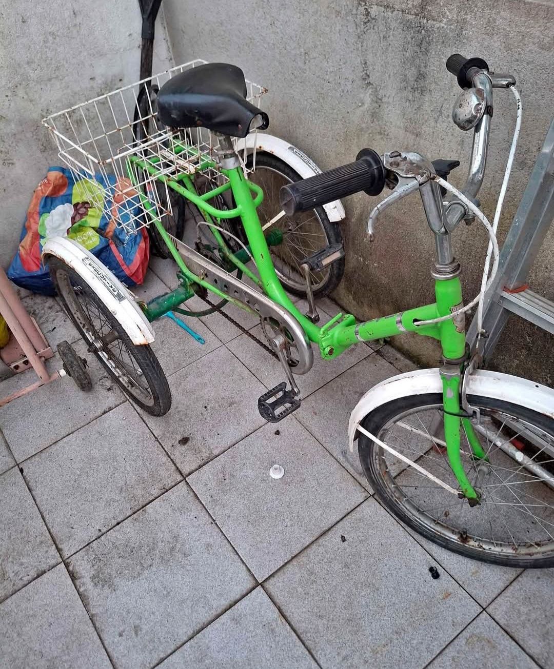 Vendo bicicleta de 3 rodas