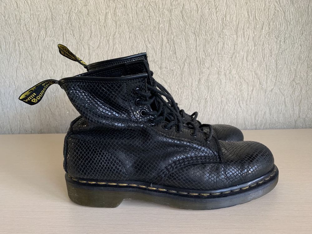 Dr. Martens 1460 Snakeskin Print розмір 40 чорні шкіряні мартіна