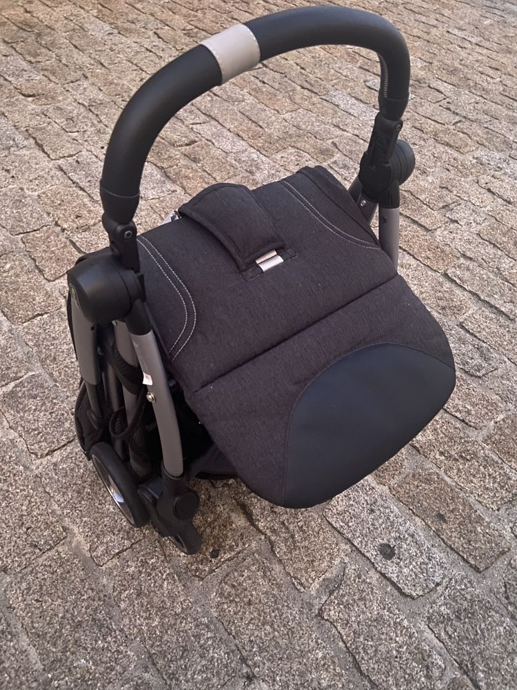 Carrinho de passeio Chicco Urbino Black como novo