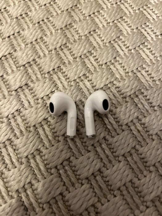 Słuchawki AirPods 3 etui MagSafe