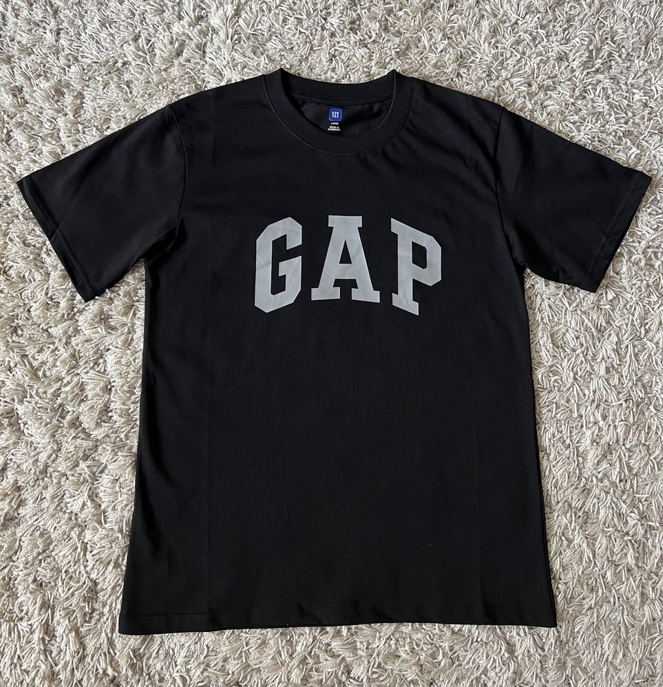 Yeezy Gap Engineered by Balenciaga футболка