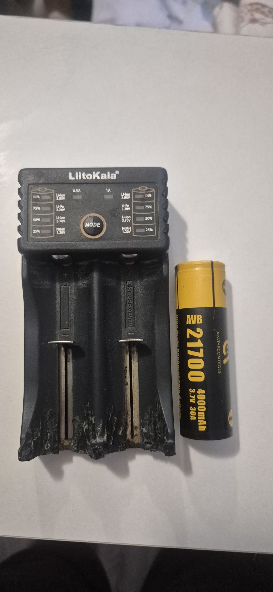 Зарядний пристрій / павербанк LiitoKala  Lii-202