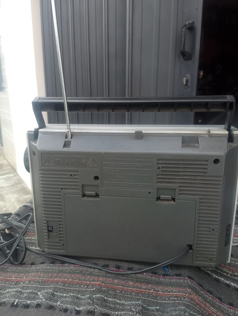 Radio portátil, bom estado