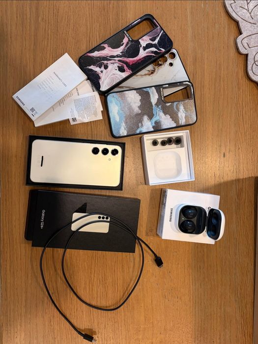 Samsung Galaxy S24 Plus 12/512 GB (zestaw + jeszcze rok gwarancji)