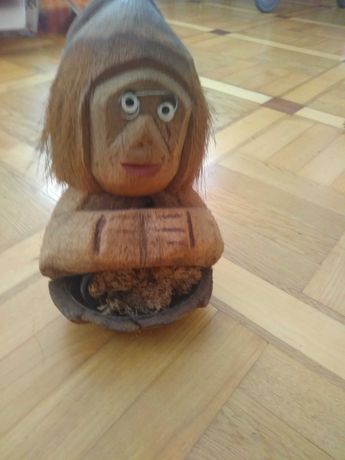 Кашпо статуэтка из скорлупы кокосового ореха обезьяна.