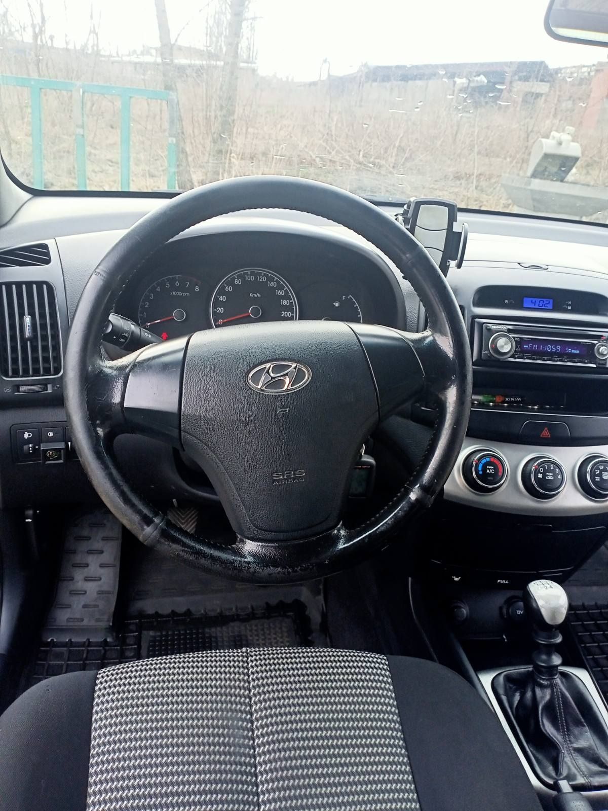 Продам машину Hyundai Elantra