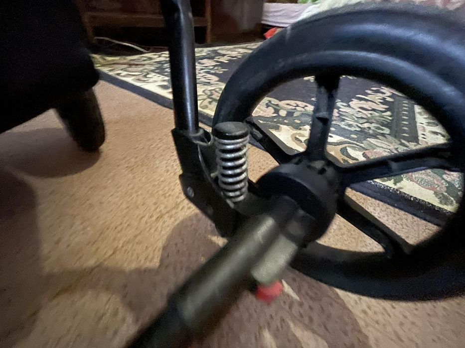 Дитяча коляска .