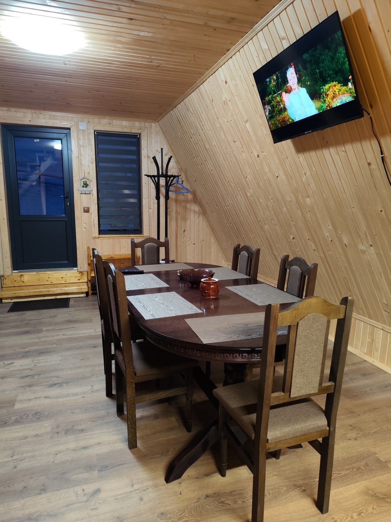 Проживання в будиночку A-frame