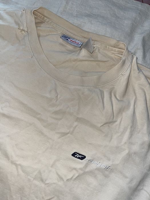 Футболка REEBOK | Розмір XL | Непомітні подертості на воротнику