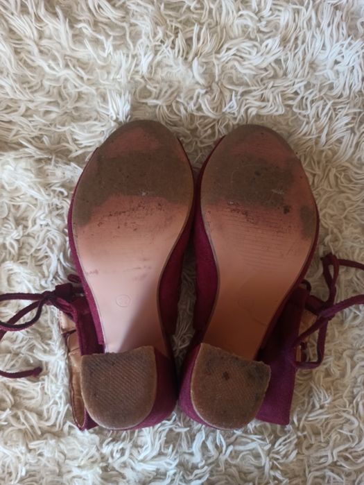 Босоніжки у відмінному стані 35 розміру